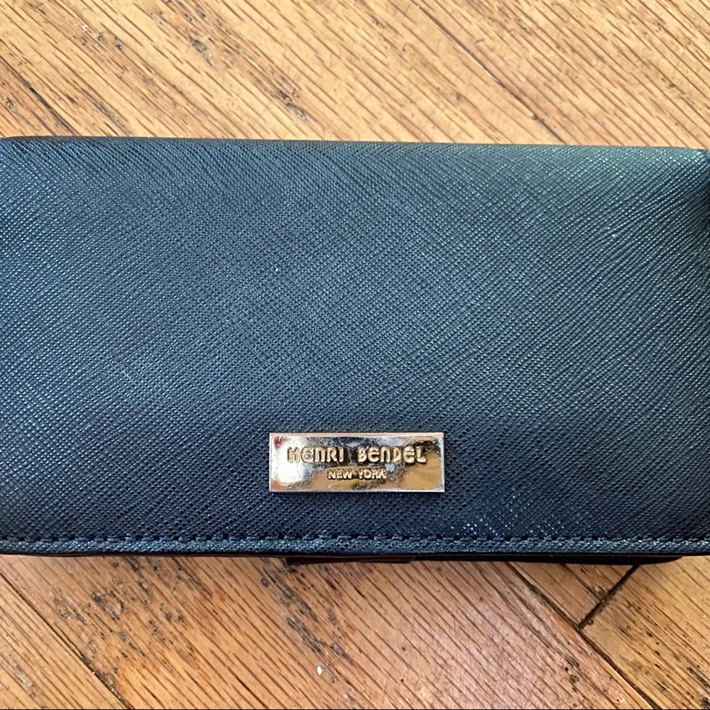 Henri Bendel Wallet